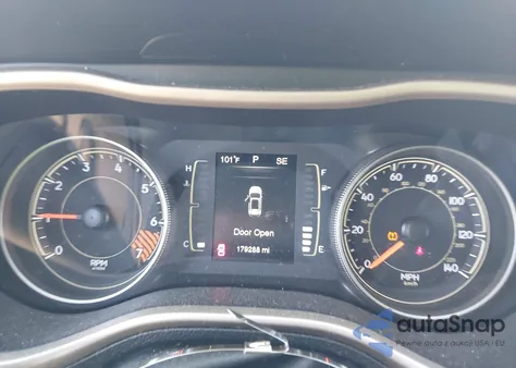 2015 Jeep Cherokee Latitude z USA, uszkodzony, nr VIN 1C4PJMCB8FW626529